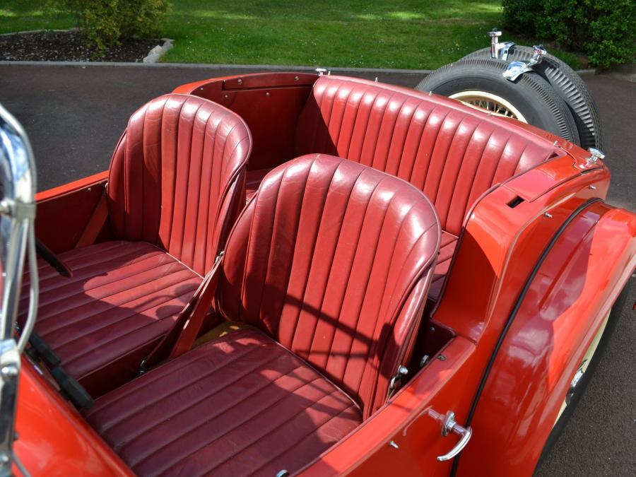 Интерьер Singer 1&frac12;-Litre B37 Sports 1937 года  (фото 2 из 6)